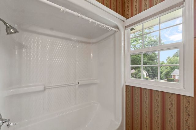 126 Poplar Hill Drive, Johnson City, TN 37604