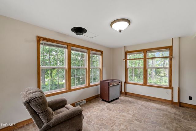 126 Poplar Hill Drive, Johnson City, TN 37604