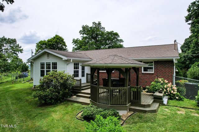 126 Poplar Hill Drive, Johnson City, TN 37604