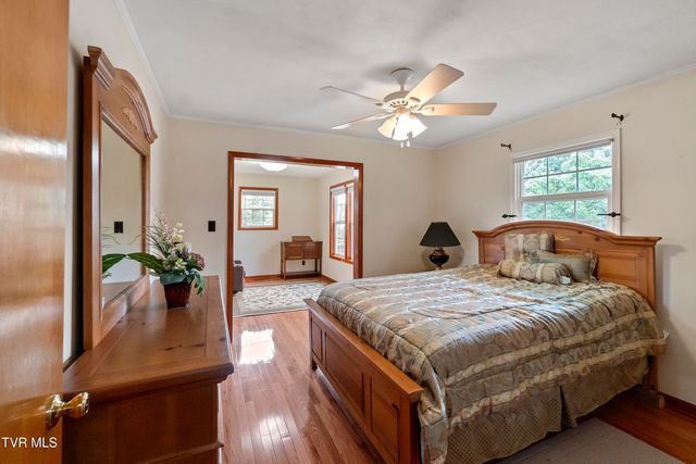 126 Poplar Hill Drive, Johnson City, TN 37604