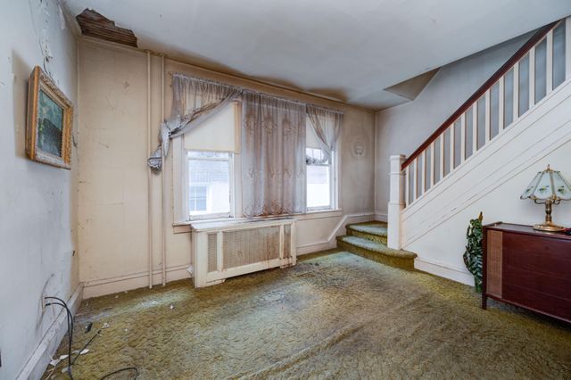 42 CRESTMONT ST, Reading, PA 19611