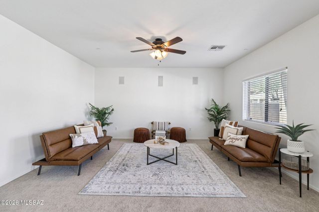 11372 W Smooth Pumice Street, Marana, AZ 85658