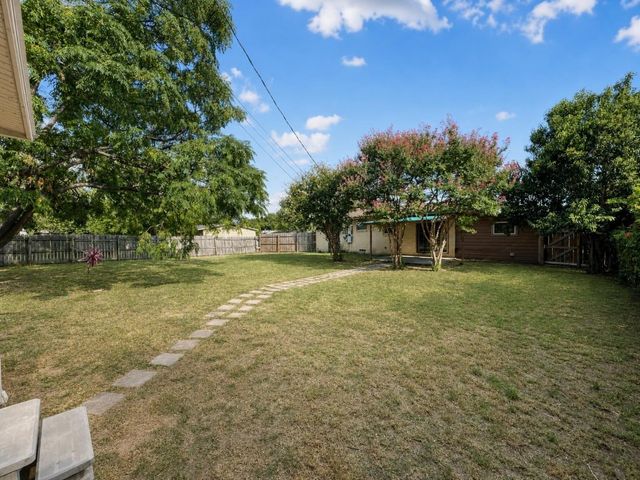 700 Pine Street, Hurst, TX 76053