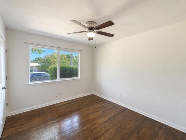 700 Pine Street, Hurst, TX 76053