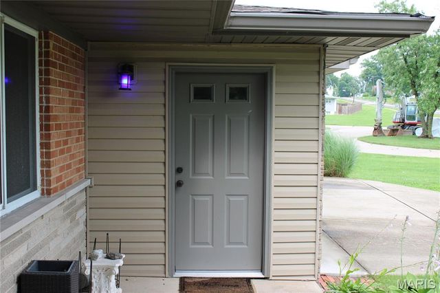 1227 Trampe Avenue, Unincorporated, MO 63138
