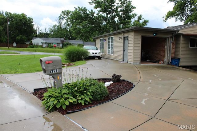 1227 Trampe Avenue, Unincorporated, MO 63138