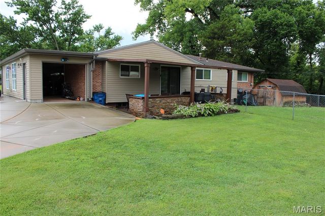 1227 Trampe Avenue, Unincorporated, MO 63138