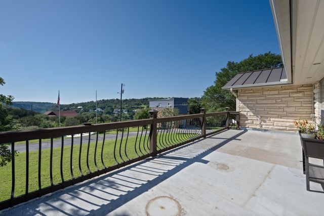 401 Crestview DR, Marble Falls, TX 78654