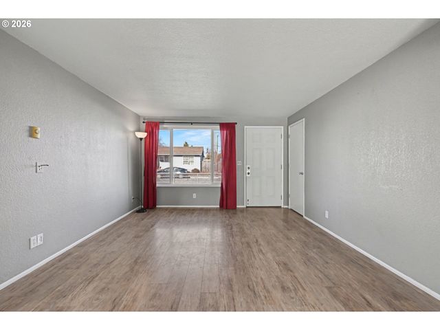 325 W N St, Springfield, OR 97477