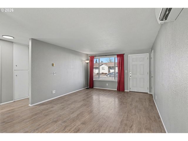 325 W N St, Springfield, OR 97477