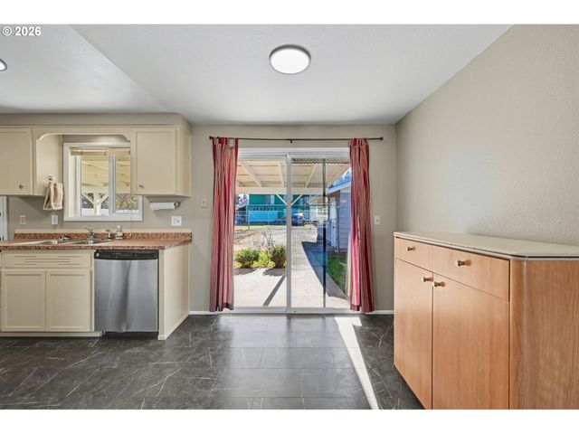 325 W N St, Springfield, OR 97477