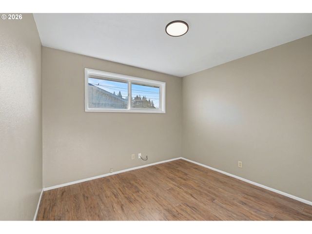 325 W N St, Springfield, OR 97477