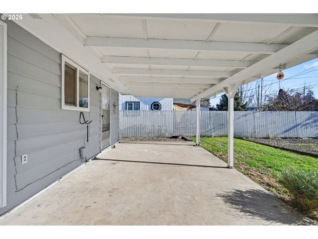 325 W N St, Springfield, OR 97477