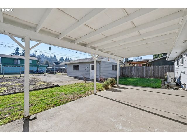 325 W N St, Springfield, OR 97477