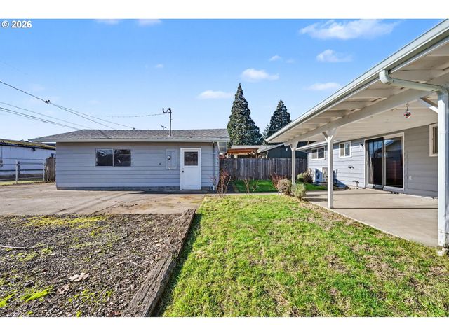 325 W N St, Springfield, OR 97477