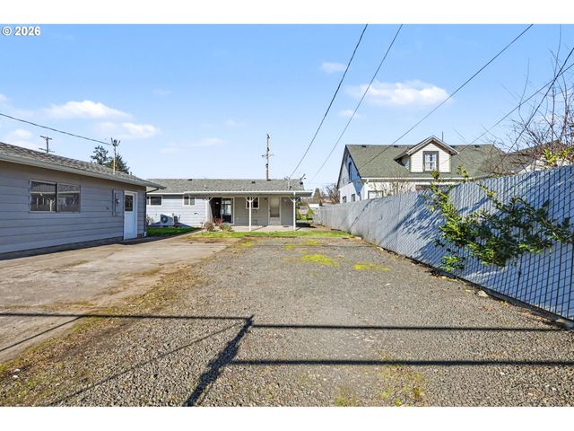325 W N St, Springfield, OR 97477