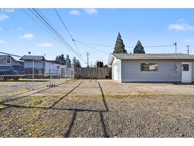 325 W N St, Springfield, OR 97477