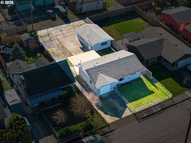 325 W N St, Springfield, OR 97477