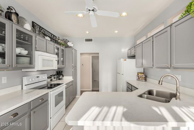 15919 W FALCON RIDGE Drive, Sun City West, AZ 85375