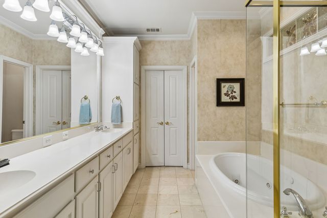 4147 Towne Green Circle, Addison, TX 75001