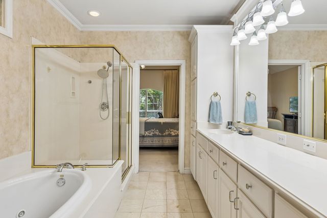 4147 Towne Green Circle, Addison, TX 75001
