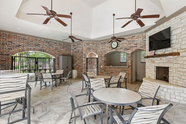 4147 Towne Green Circle, Addison, TX 75001