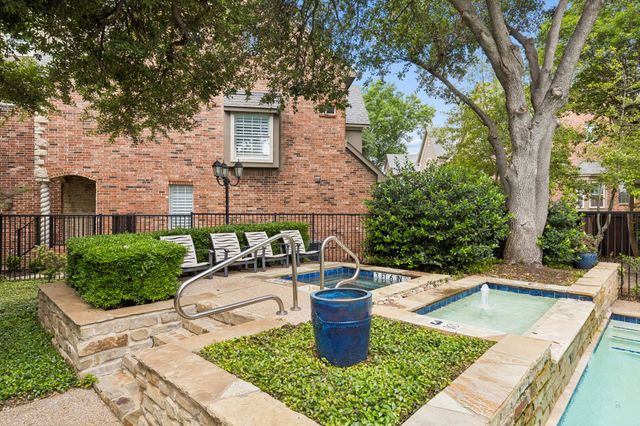 4147 Towne Green Circle, Addison, TX 75001