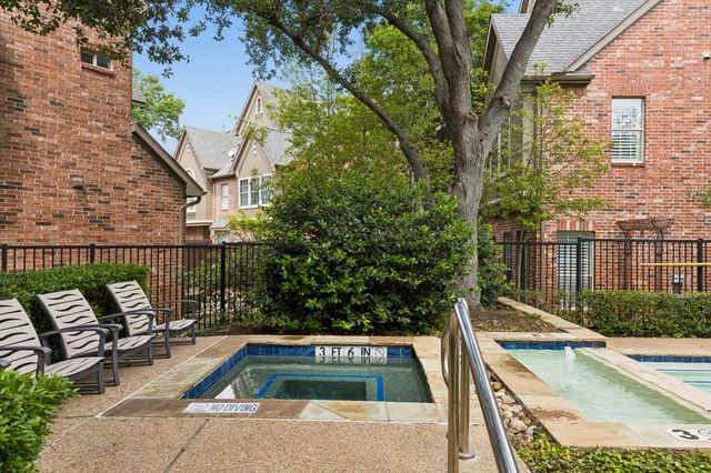 4147 Towne Green Circle, Addison, TX 75001