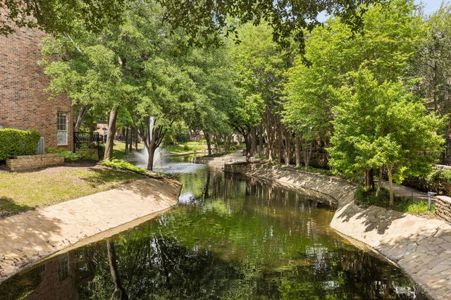 4147 Towne Green Circle, Addison, TX 75001
