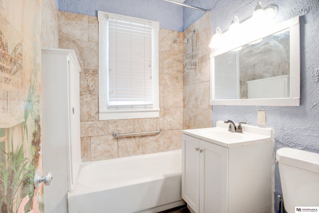 6759 N 24th Street, Omaha, NE 68112