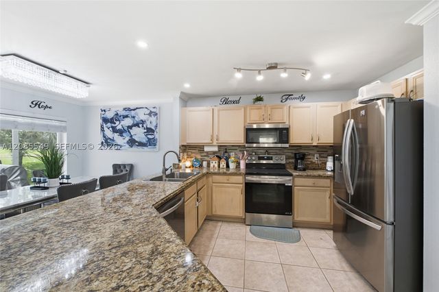 4258 NW 1st Dr, Deerfield Beach, FL 33442