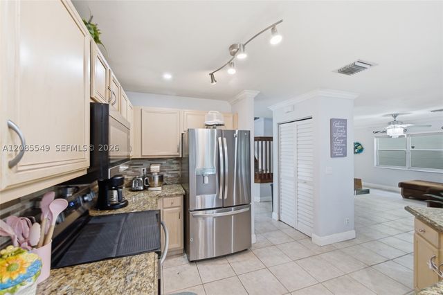 4258 NW 1st Dr, Deerfield Beach, FL 33442