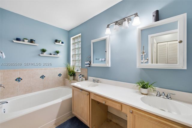 4258 NW 1st Dr, Deerfield Beach, FL 33442