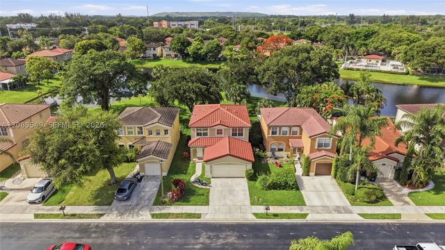 4258 NW 1st Dr, Deerfield Beach, FL 33442