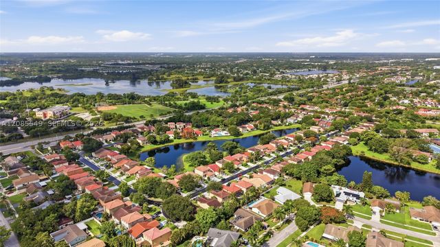 4258 NW 1st Dr, Deerfield Beach, FL 33442