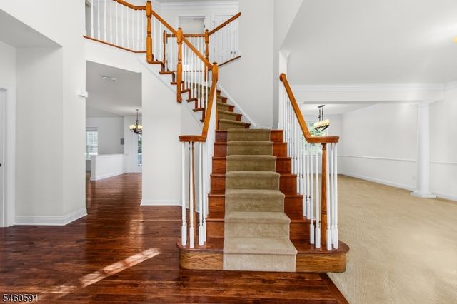 6 Sergeant Ct, Mount Olive Twp., NJ 07828