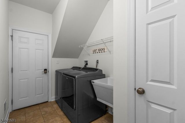 6 Sergeant Ct, Mount Olive Twp., NJ 07828
