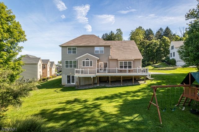 6 Sergeant Ct, Mount Olive Twp., NJ 07828