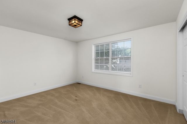 6 Sergeant Ct, Mount Olive Twp., NJ 07828