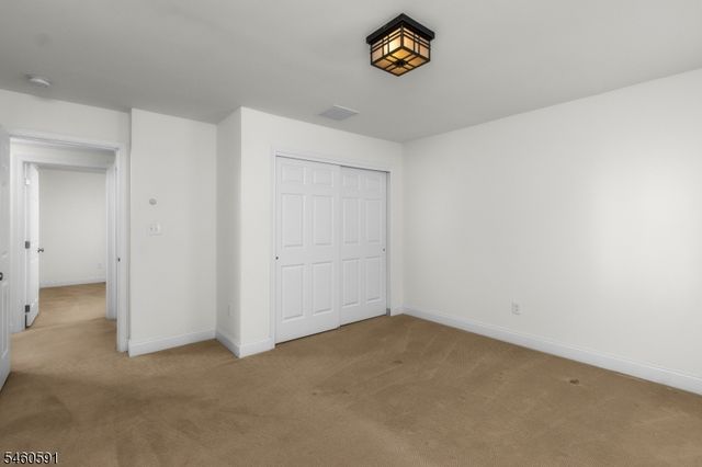 6 Sergeant Ct, Mount Olive Twp., NJ 07828