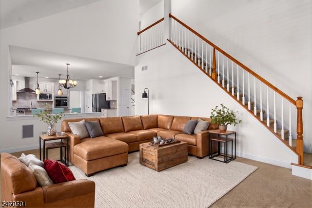 6 Sergeant Ct, Mount Olive Twp., NJ 07828