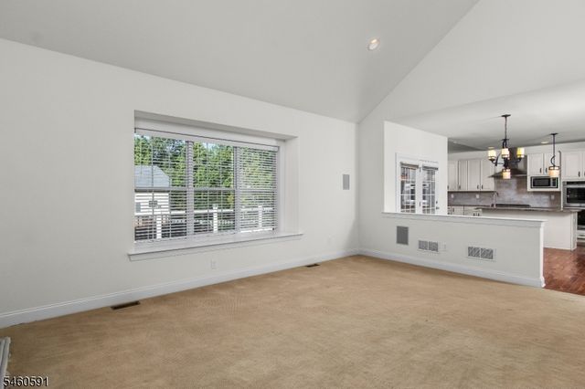 6 Sergeant Ct, Mount Olive Twp., NJ 07828