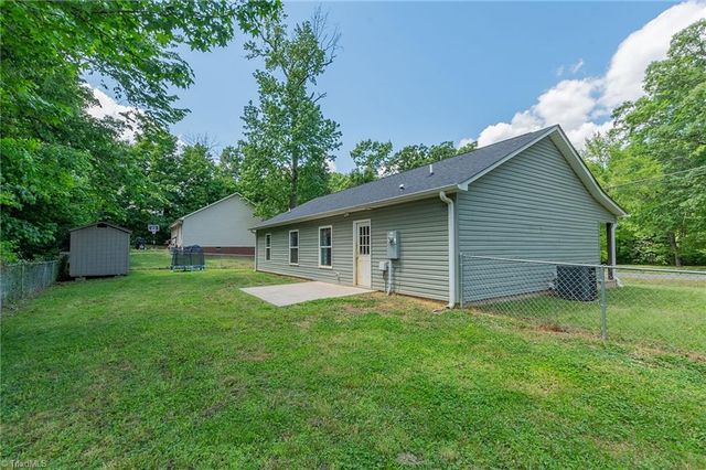1 Lambeth Drive, Thomasville, NC 27360