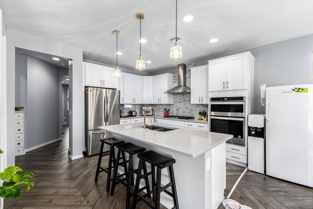 3557 E Tina Drive, Phoenix, AZ 85050
