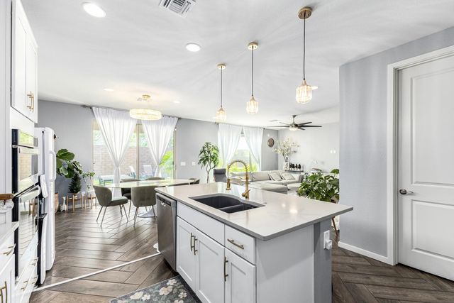 3557 E Tina Drive, Phoenix, AZ 85050