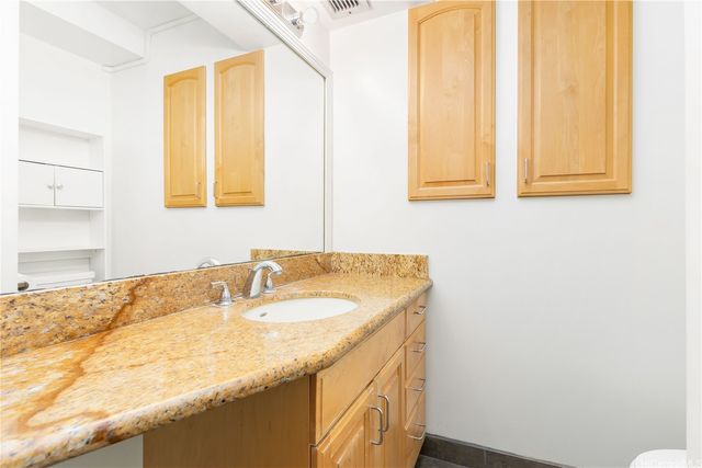 1535 Pensacola Street 807, Honolulu, HI 96822