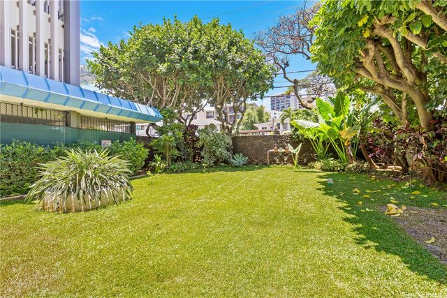1535 Pensacola Street 807, Honolulu, HI 96822