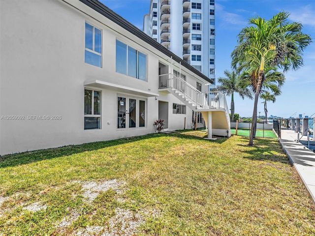 11900 N Bayshore Dr 205, North Miami, FL 33181