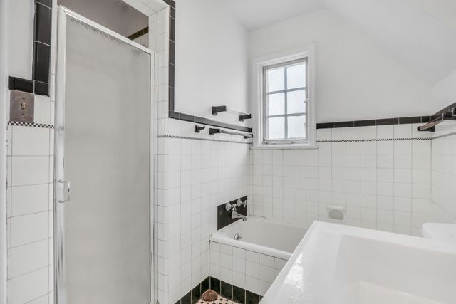 526 W Jackson Street, Woodstock, IL 60098