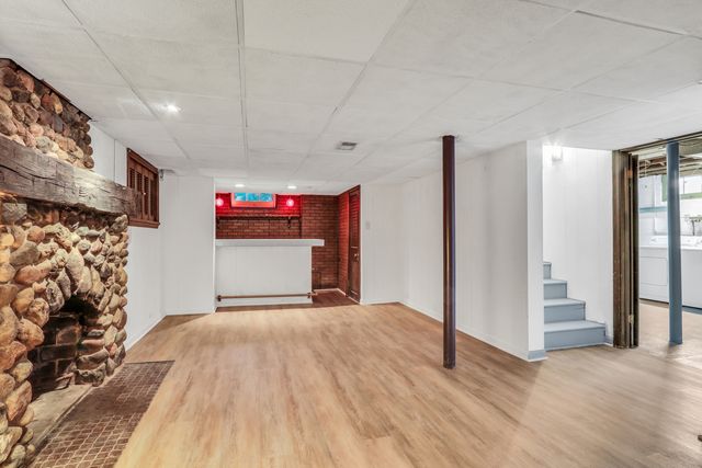 526 W Jackson Street, Woodstock, IL 60098